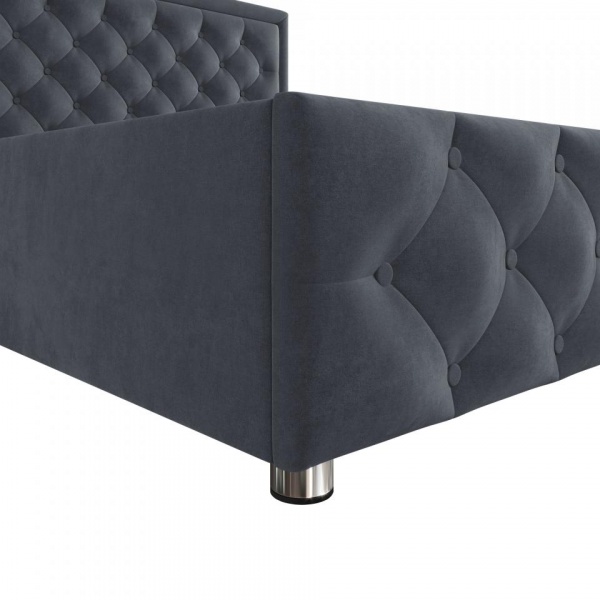 кровать в спальню