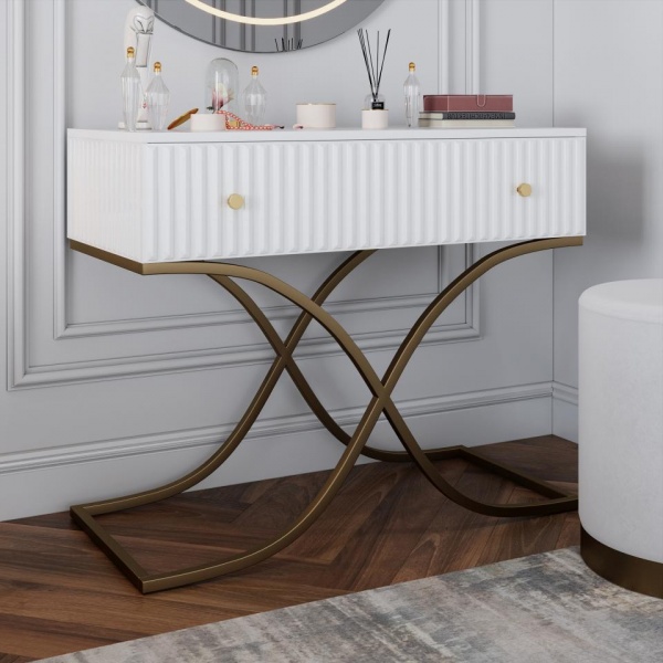 Туалетный стол