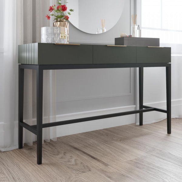 Туалетный стол