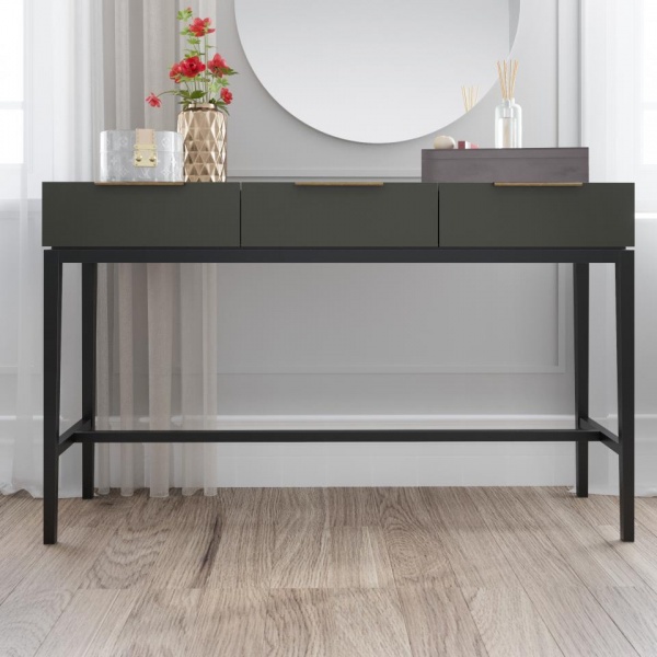 Туалетный стол