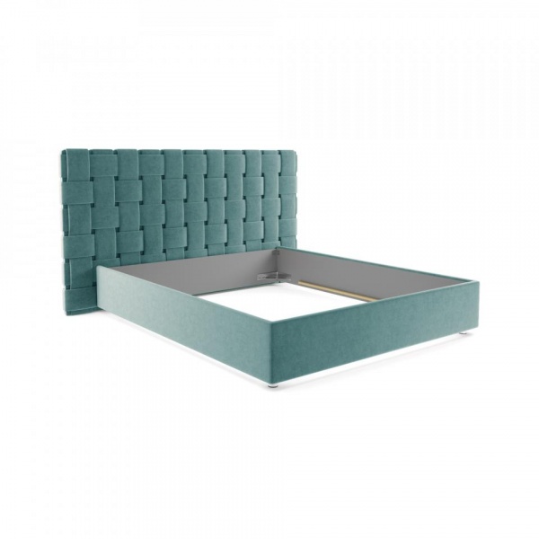 кровать в спальню