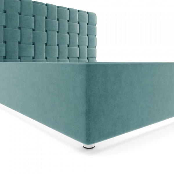 кровать в спальню