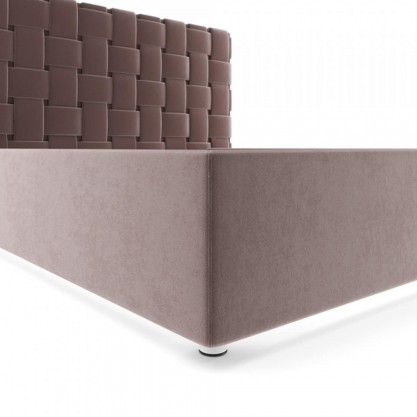 кровать в спальню