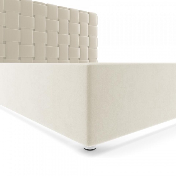 Двуспальные кровати