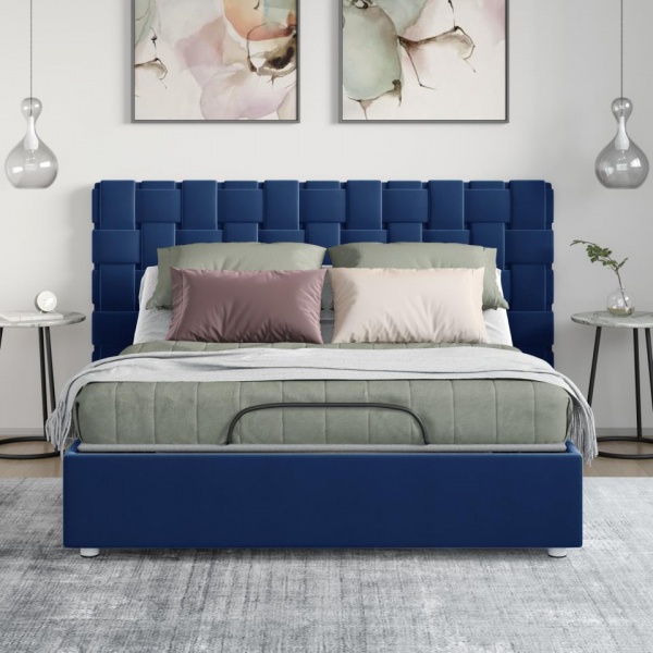 кровать в спальню