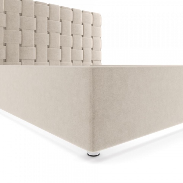 кровать в спальню