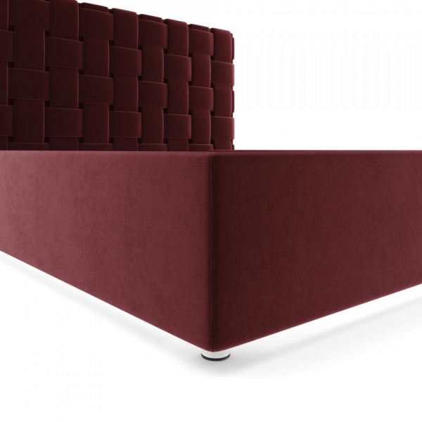 кровать в спальню