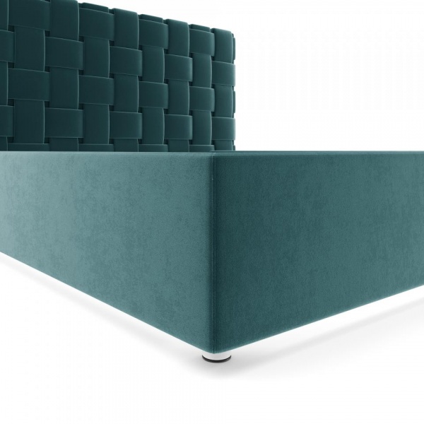 кровать в спальню