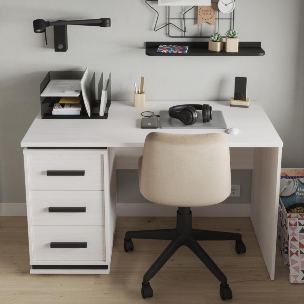 письменный стол в комнату