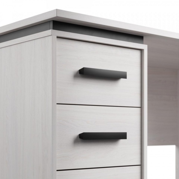 письменный стол в комнату