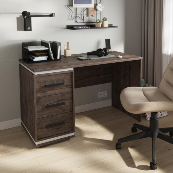 письменный стол в комнату