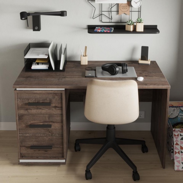 письменный стол в комнату