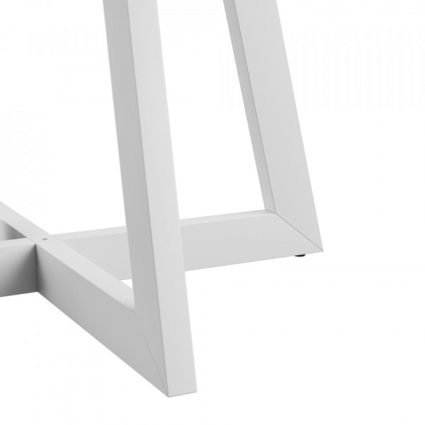 Обеденные столы