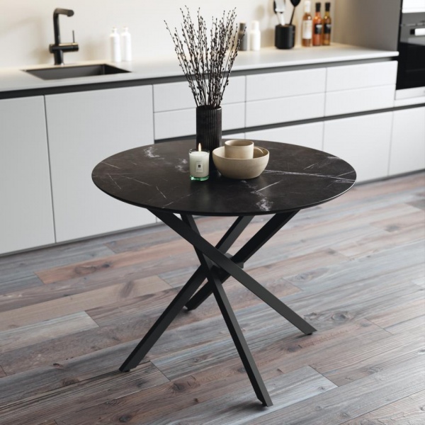 Обеденные столы