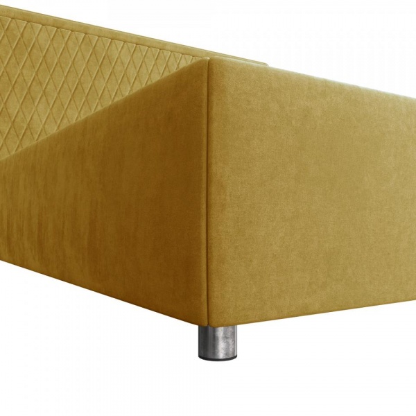 кровать в спальню