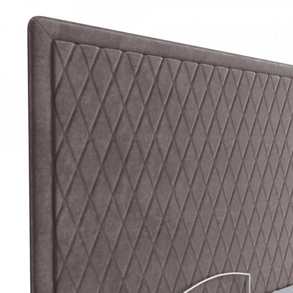 кровать в спальню