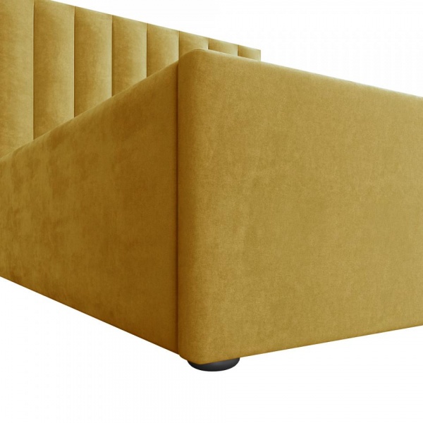 кровать в спальню