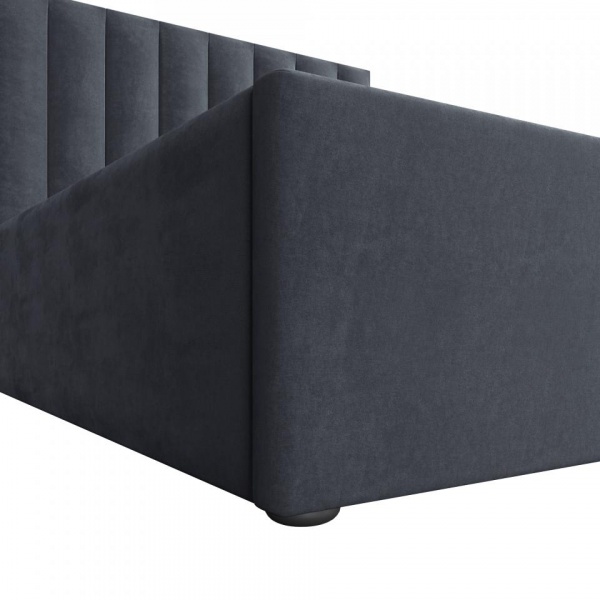 кровать в спальню