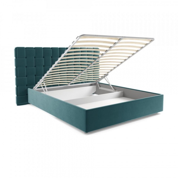 кровать в спальню