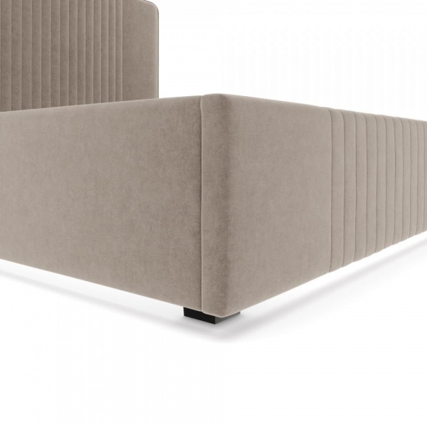 Двуспальные кровати