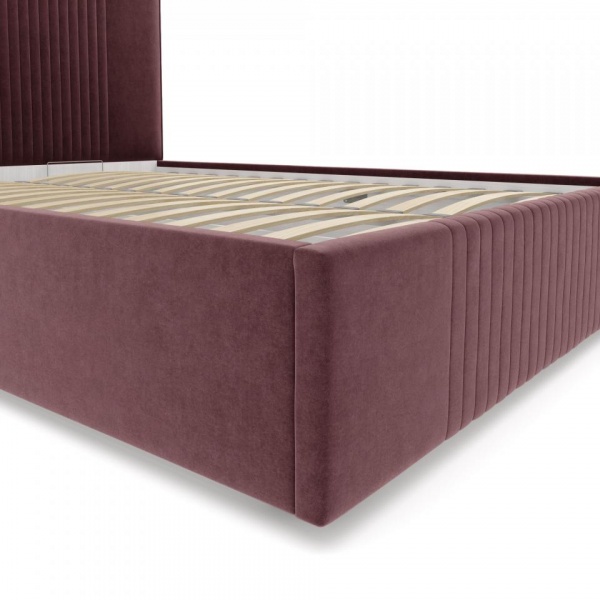 Двуспальные кровати