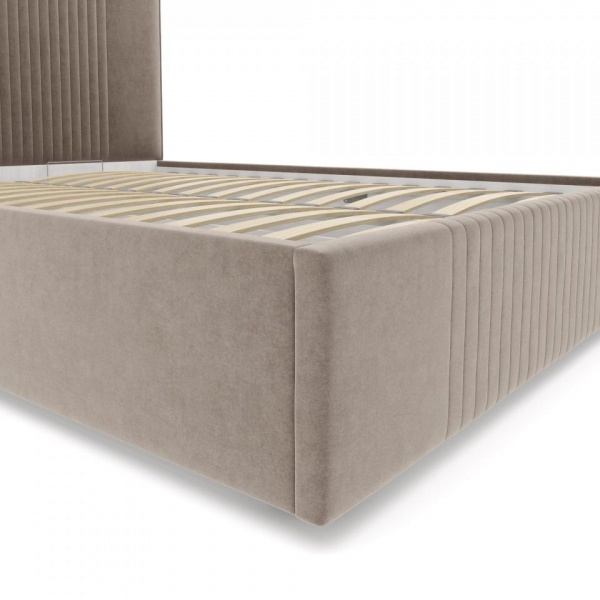 кровать в спальню