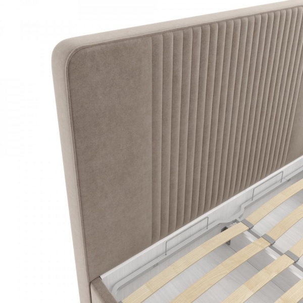 кровать в спальню