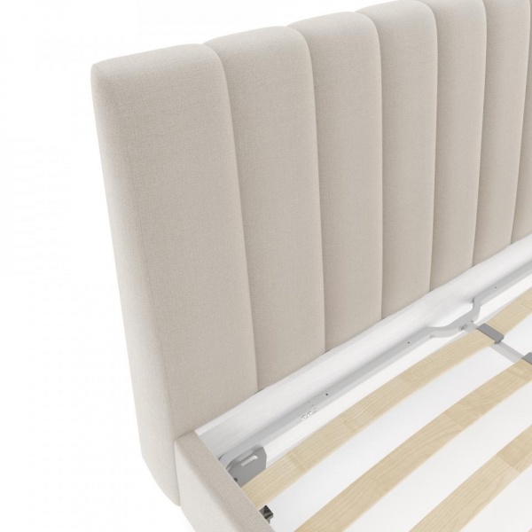 кровать в спальню