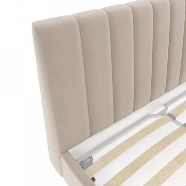 кровать в спальню