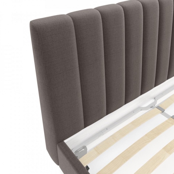 Двуспальные кровати