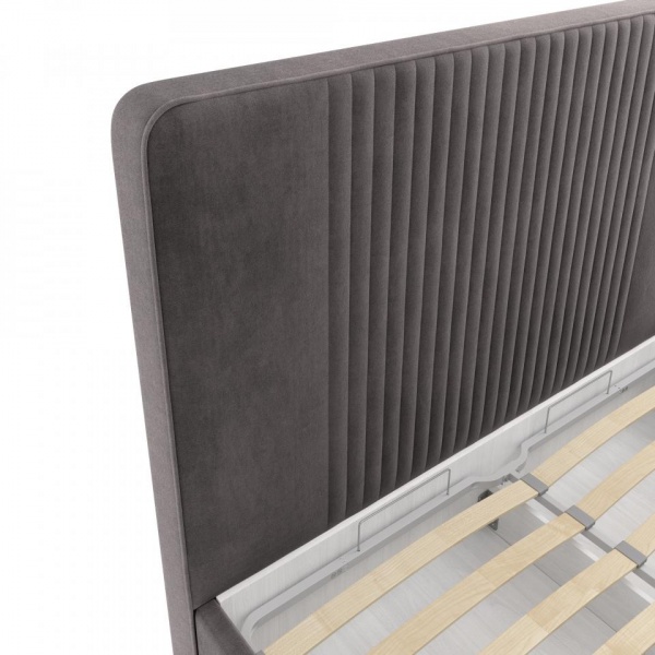 Двуспальные кровати