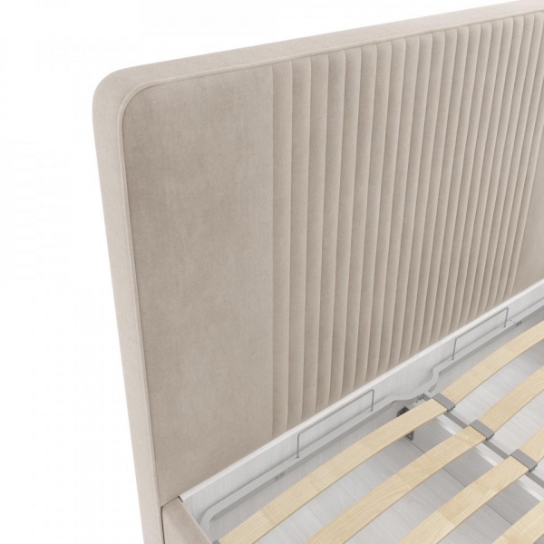 Двуспальные кровати