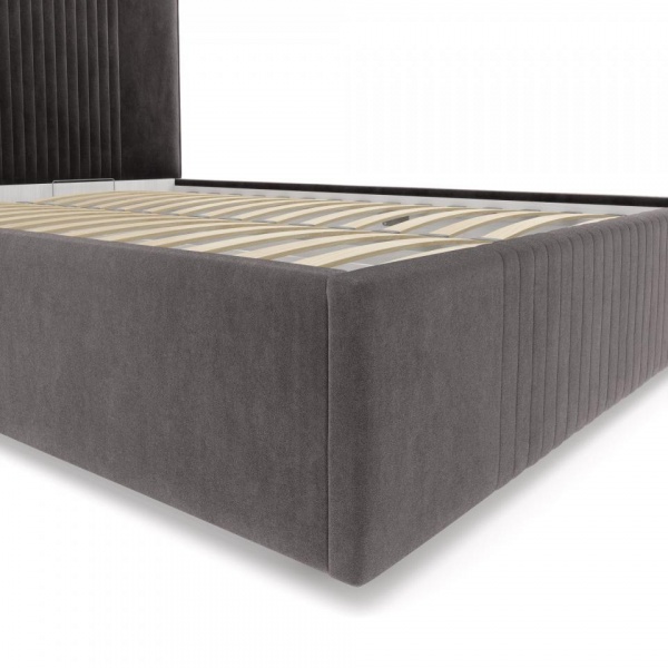 кровать в спальню