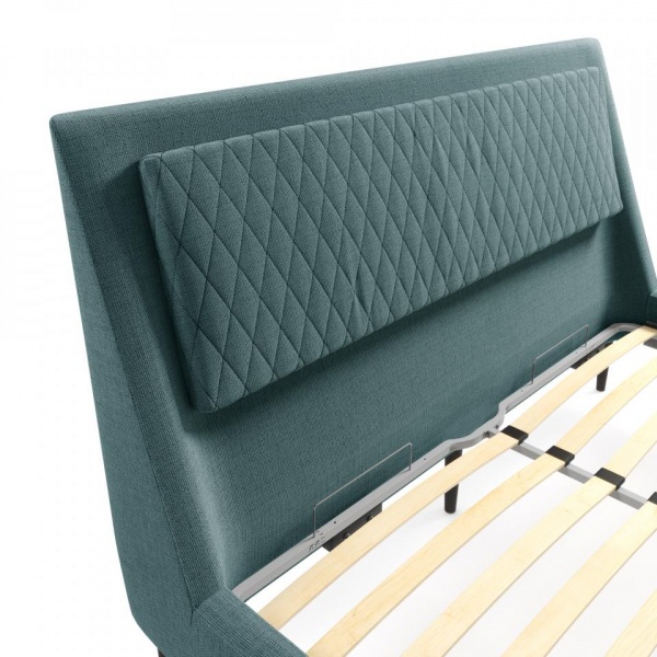 кровать в спальню