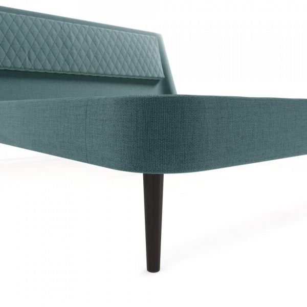 кровать в спальню