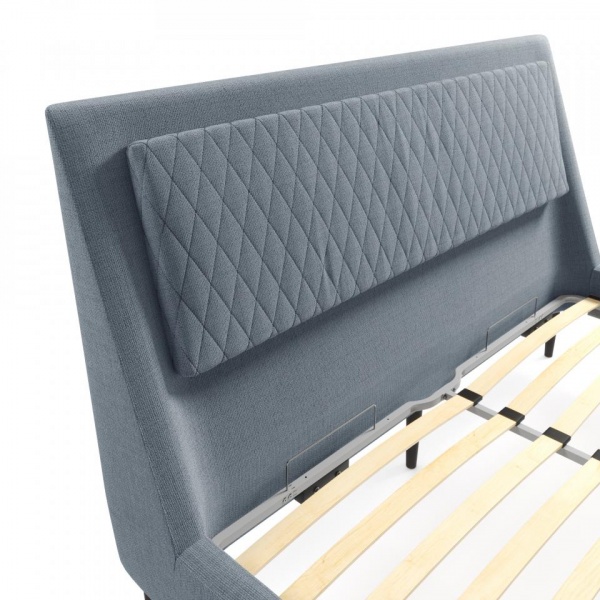 кровать в спальню