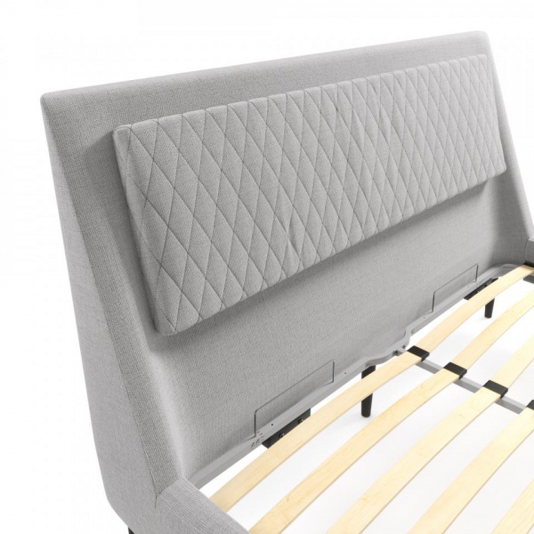 Двуспальные кровати