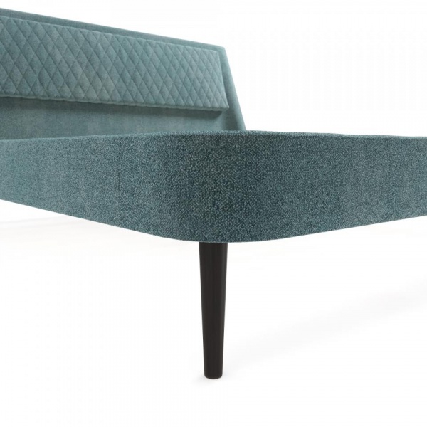 кровать в спальню