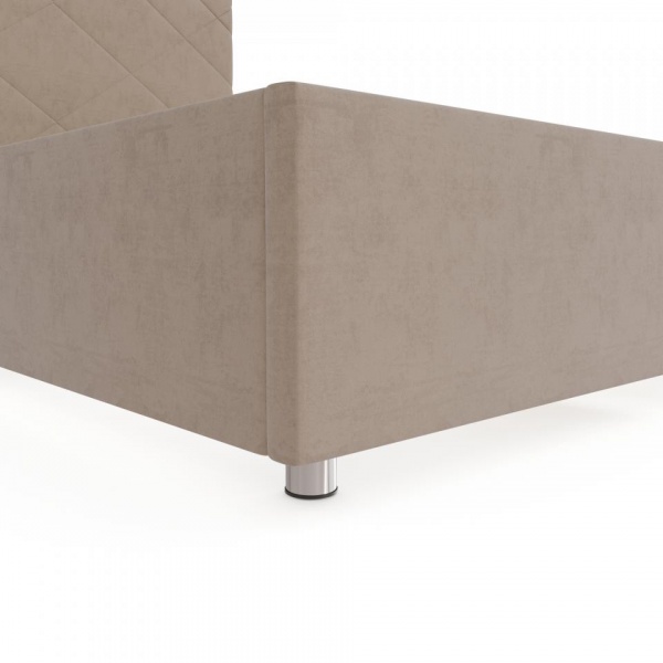 кровать в спальню