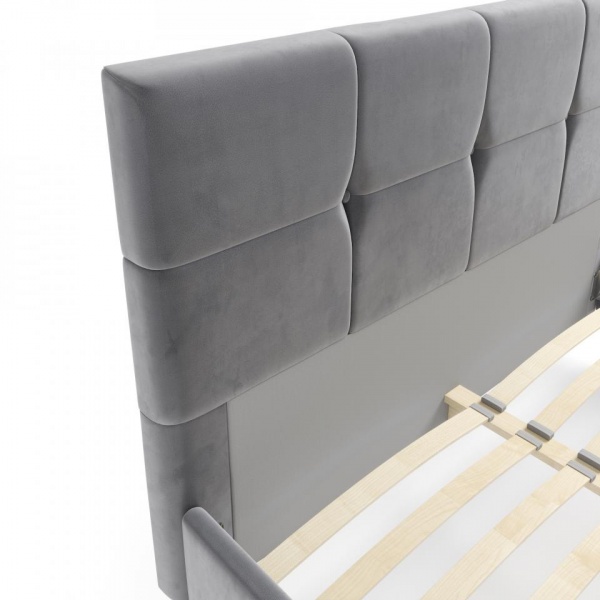 кровать в спальню