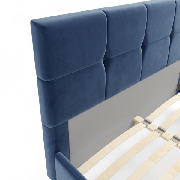 кровать в спальню