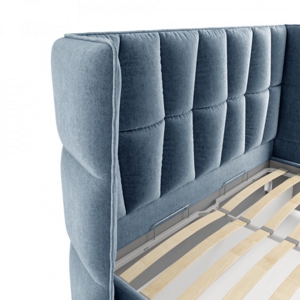 кровать в спальню