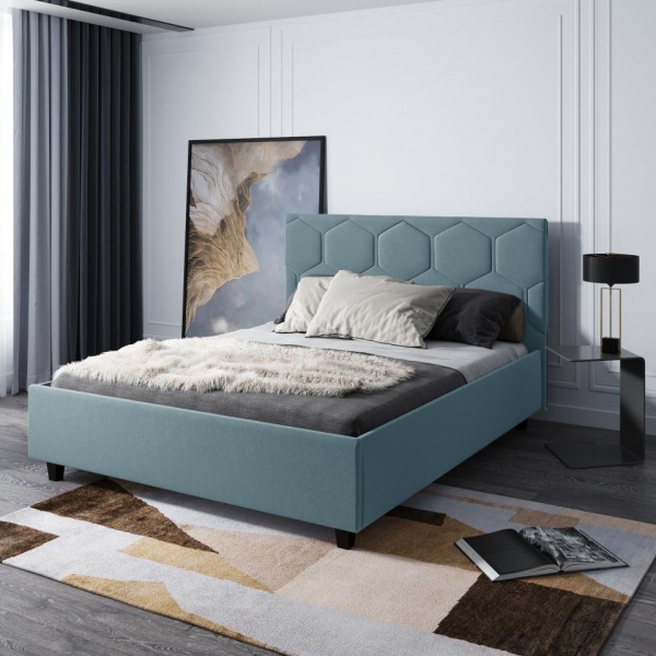 кровать в спальню