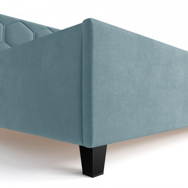 кровать в спальню