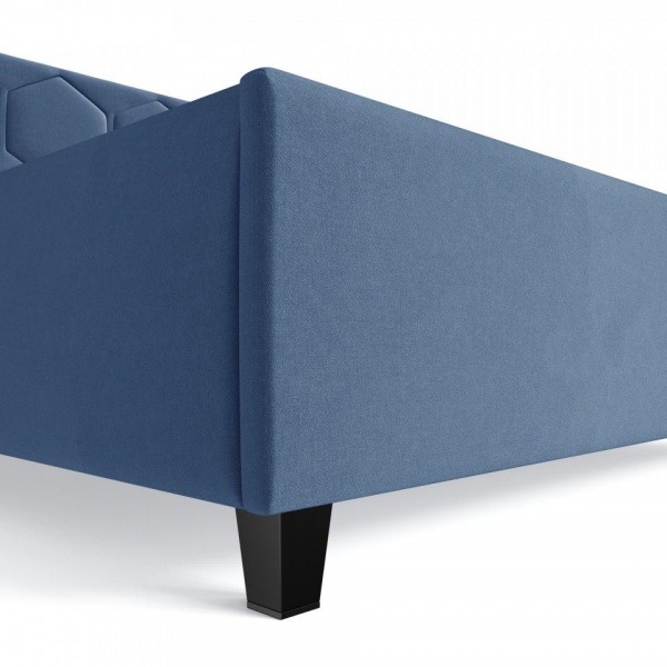 кровать в спальню