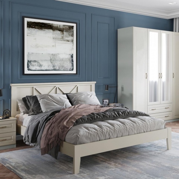 кровать в спальню