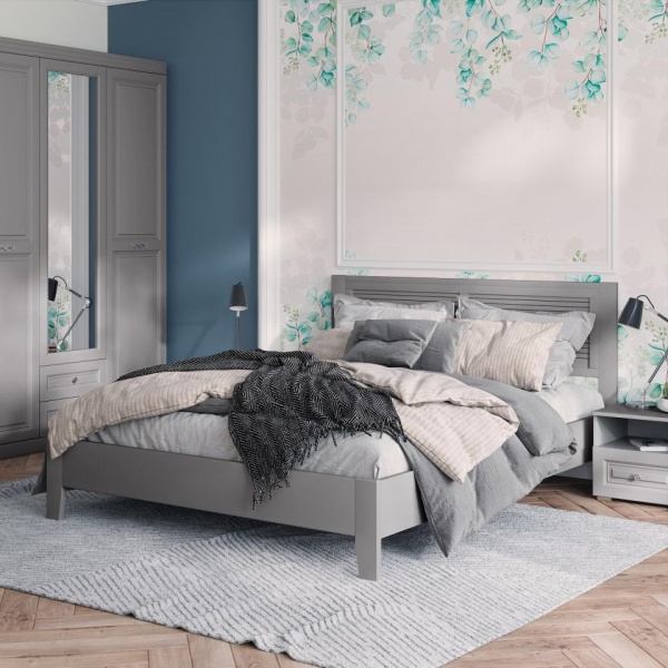 кровать в спальню