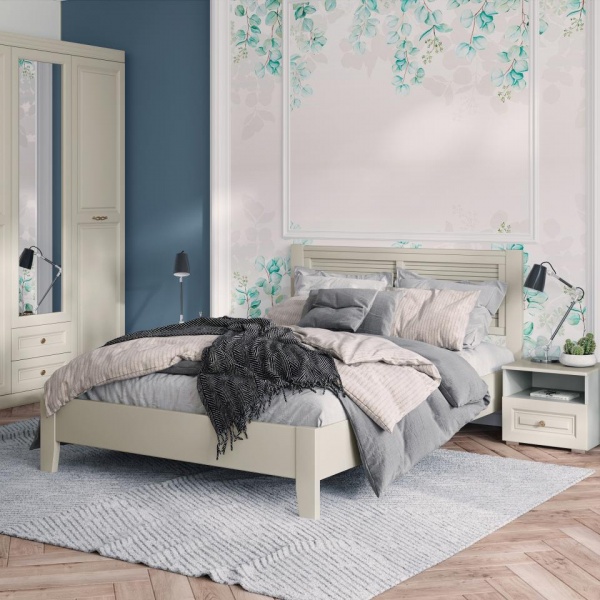 кровать в спальню