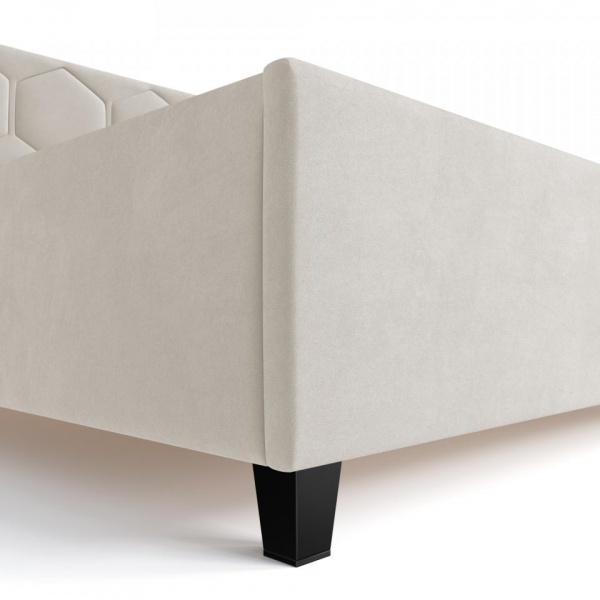 Двуспальные кровати