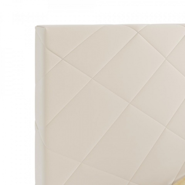 кровать в спальню